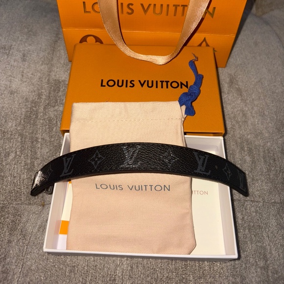LV SLIM BRACELET - Picture 1 of 3